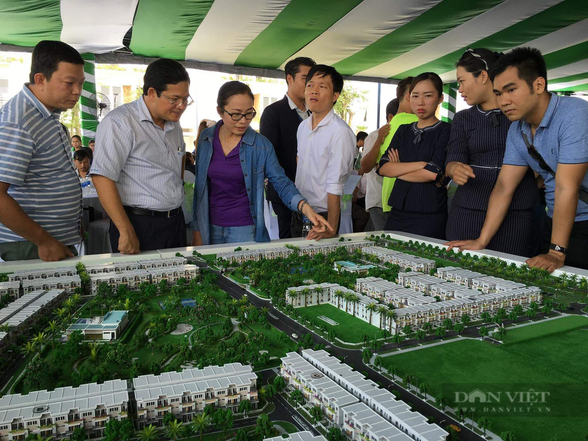 “Siết” việc đặt cọc mua bán bất động sản hình thành trong tương lai - Ảnh 1.
