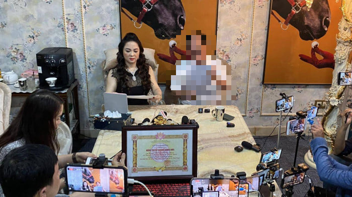 Công an làm việc với 3 trợ lý của bà Nguyễn Phương Hằng, tình huống nào sẽ xảy ra? - Ảnh 1.