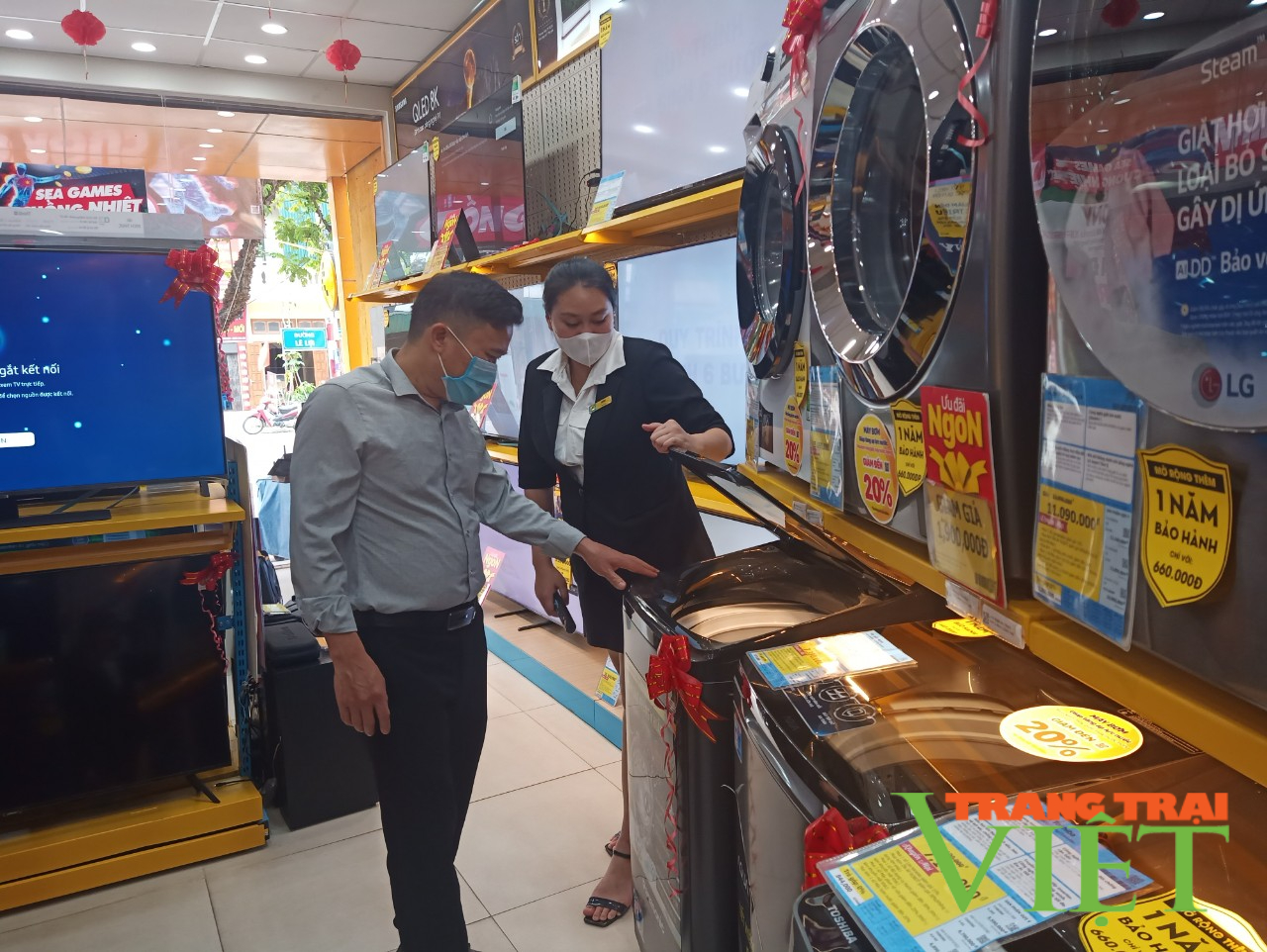 Tân Uyên: Đa dạng các loại hình kinh doanh, dịch vụ giúp người dân tăng thu nhập - Ảnh 3. Tân Uyên: Đa dạng các loại hình kinh doanh, dịch vụ giúp người dân tăng thu nhập - Ảnh 3.