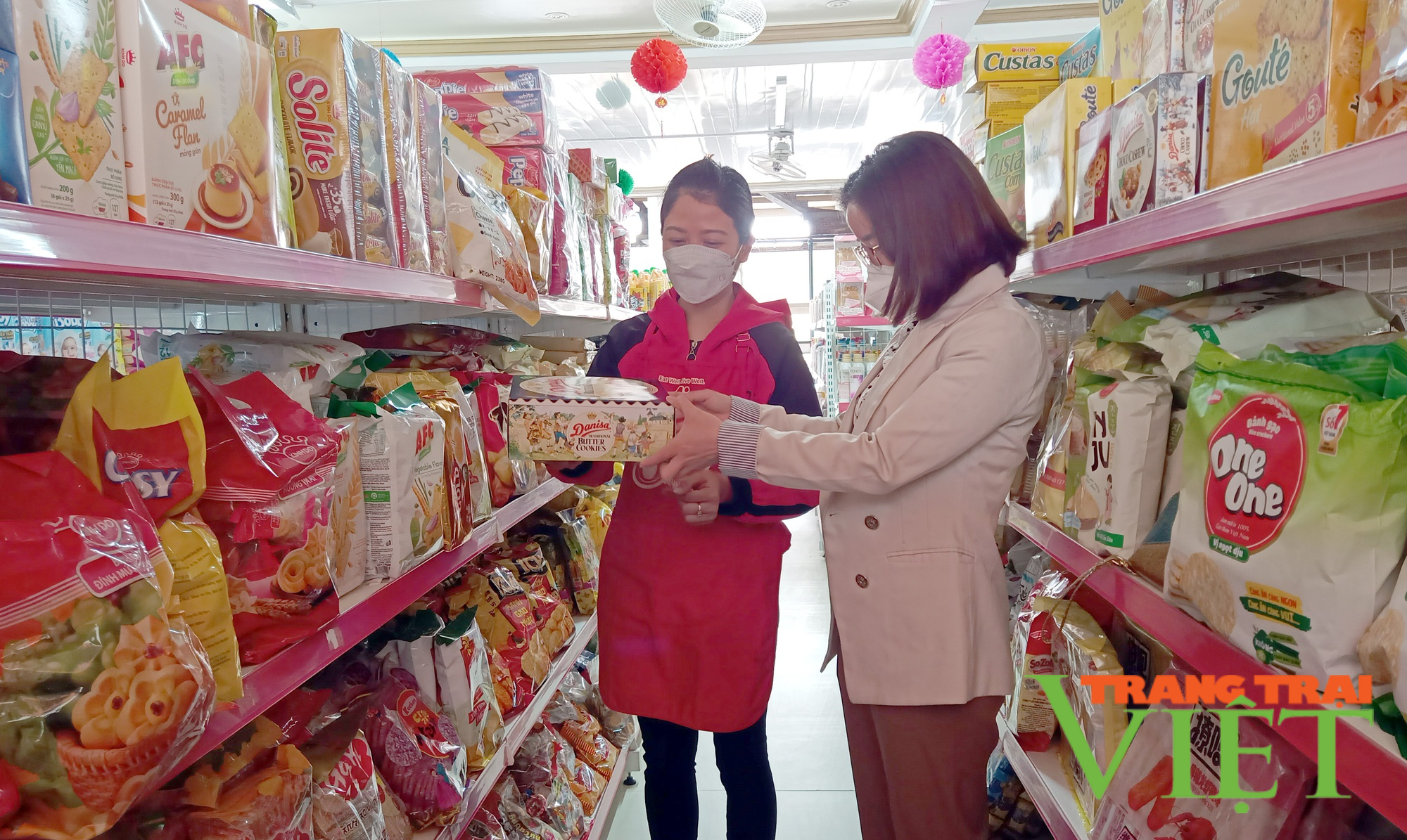 Tân Uyên: Đa dạng các loại hình kinh doanh, dịch vụ giúp người dân tăng thu nhập - Ảnh 1. Tân Uyên: Đa dạng các loại hình kinh doanh, dịch vụ giúp người dân tăng thu nhập - Ảnh 1.