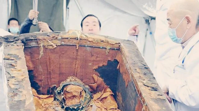 Bước vào lăng mộ thái giám Lý Liên Anh, đội khảo cổ &quot;chết khiếp&quot; vì cảnh tượng ám ảnh bên trong quan tài! - Ảnh 3.