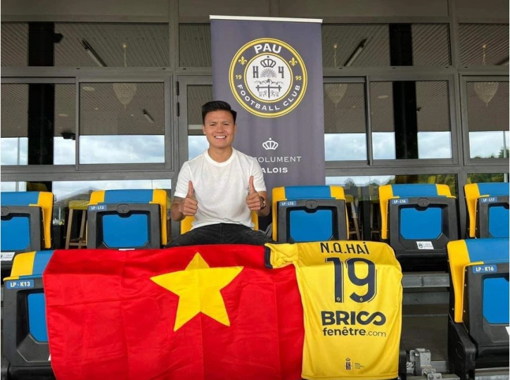 Quang Hải khoác áo Pau FC, CĐV Thái Lan bình luận đầy mỉa mai  - Ảnh 2.
