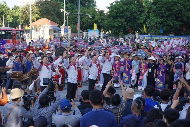 TT-Huế: Doanh thu dịch vụ du lịch đạt 155 tỷ đồng trong Tuần lễ Festival  - Ảnh 2.