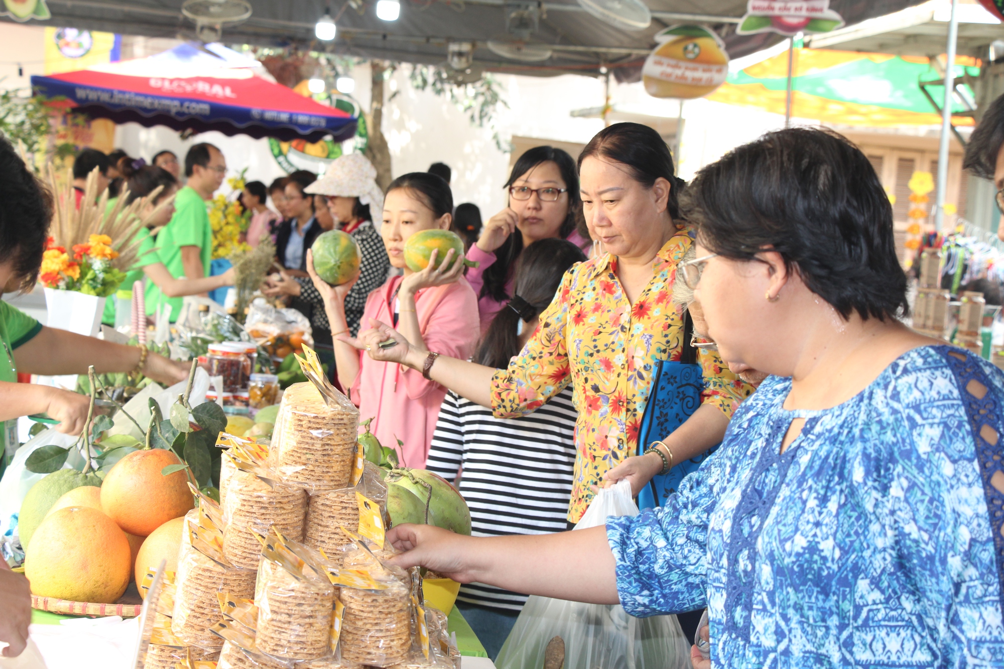 Người dân, doanh nghiệp “gồng” mình trước cơn bão giá - Ảnh 4.