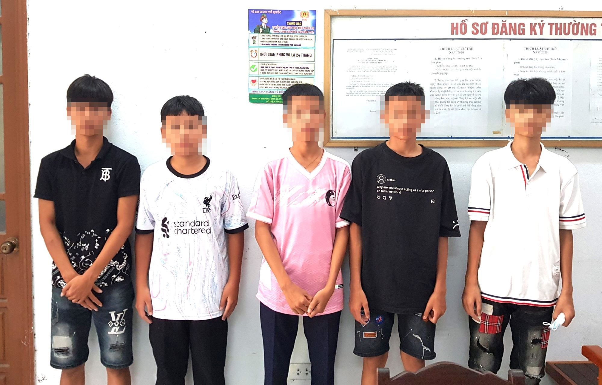 Nhóm thiếu niên vác mã tấu hẹn nhau hỗn chiến trong đêm tại Đà Nẵng - Ảnh 1.