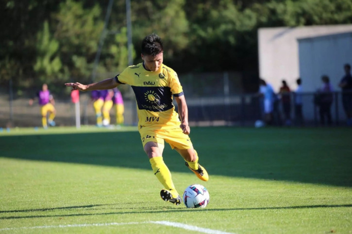 Quang Hải thể hiện ra sao trong trận đấu tổng duyệt của Pau FC? - Ảnh 2.