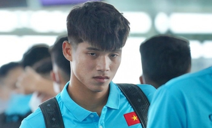 Nhận thẻ đỏ oan, thủ môn U19 Việt Nam uất ức phát khóc - Ảnh 2.