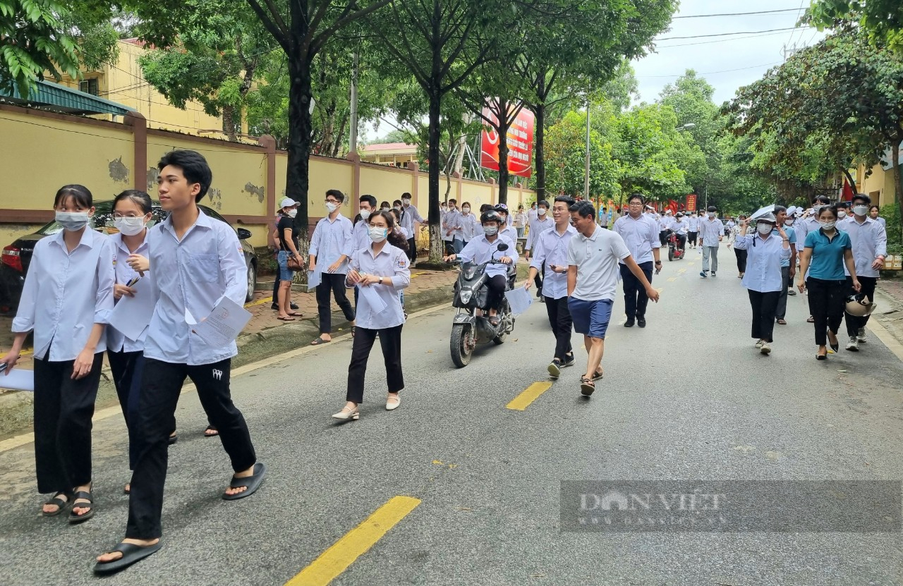 Sĩ tử Ninh Bình đánh giá đề thi tốt nghiệp môn Ngữ văn vừa sức - Ảnh 5.