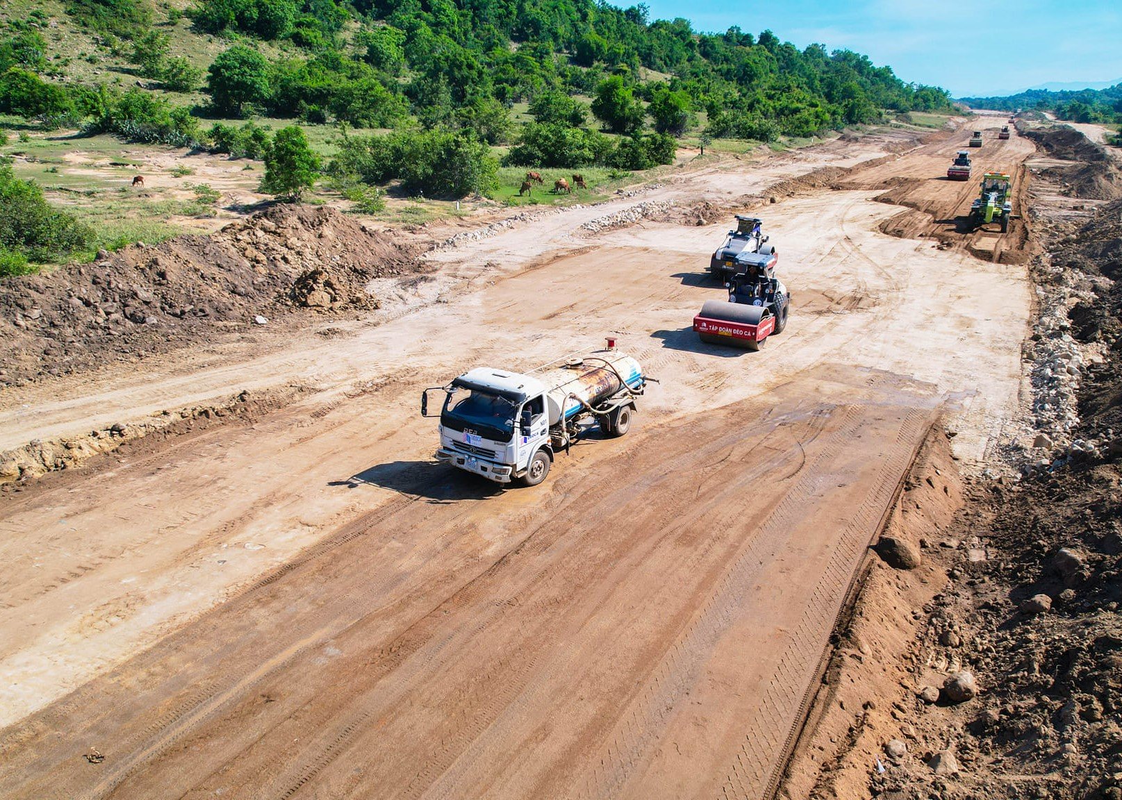 Bắt 4 đối tượng trộm cắp sắt thép thi công cao tốc Bắc –Nam qua Ninh Thuận - Ảnh 2.