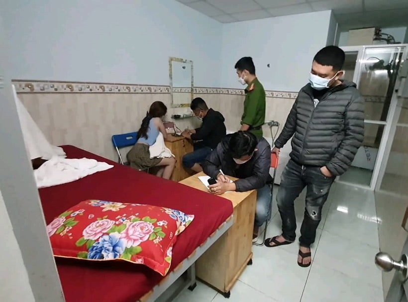 Đắk Lắk: Quản lý nhà nghỉ điều gái bán dâm đến phục vụ khách - Ảnh 1.