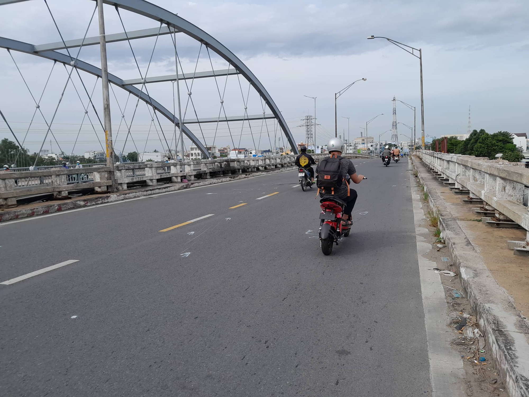 Vụ Đại úy Công an bị húc trực diện, chấn thương nguy kịch: Đã không qua khỏi - Ảnh 1.