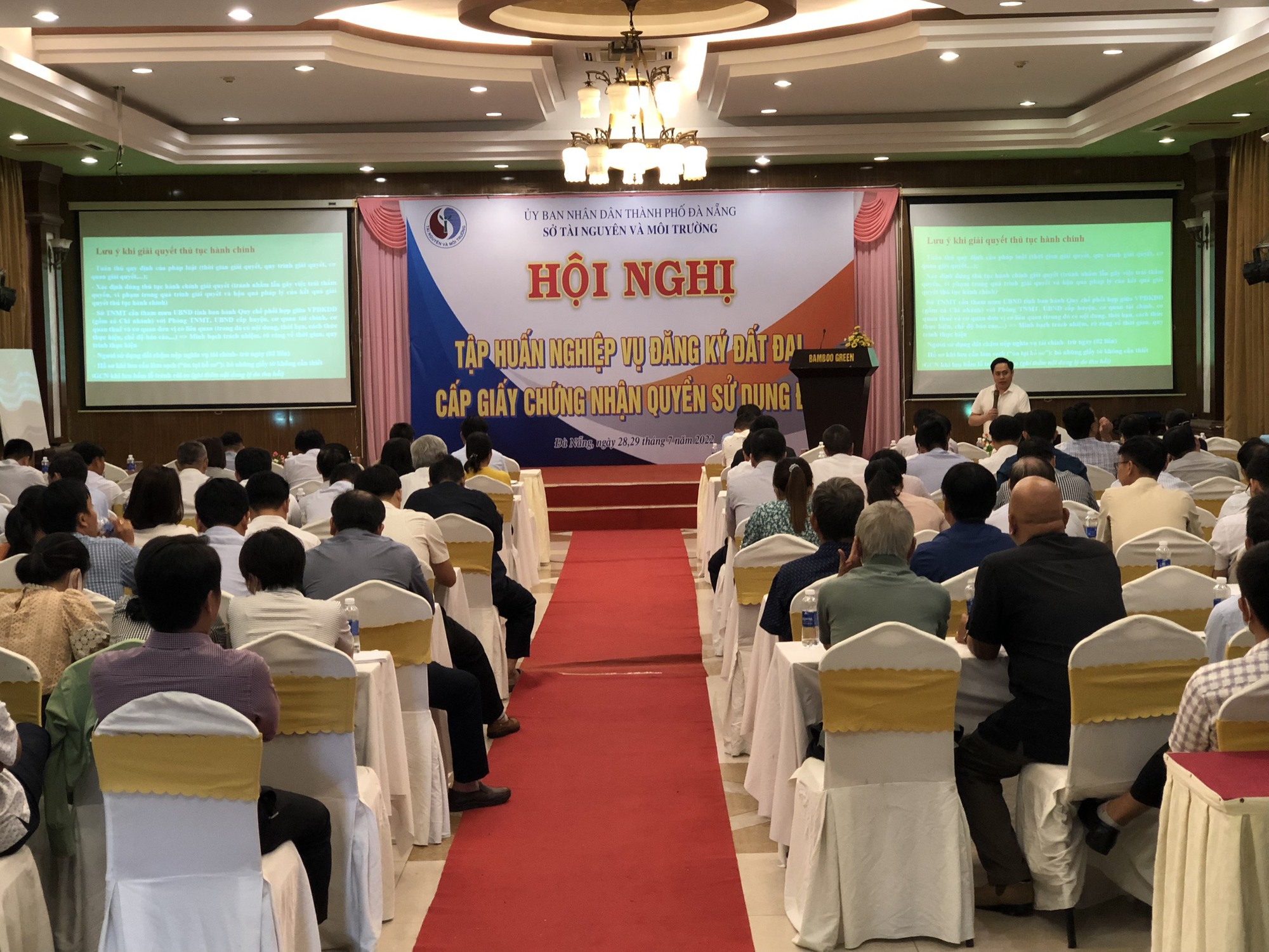 UBND TP.Đà Nẵng đặc biệt ghi nhận nỗ lực thực hiện nhiệm vụ của Sở TN&MT và Sở Xây dựng - Ảnh 1. UBND TP.Đà Nẵng đặc biệt ghi nhận nỗ lực thực hiện nhiệm vụ của Sở TN&MT và Sở Xây dựng - Ảnh 1.