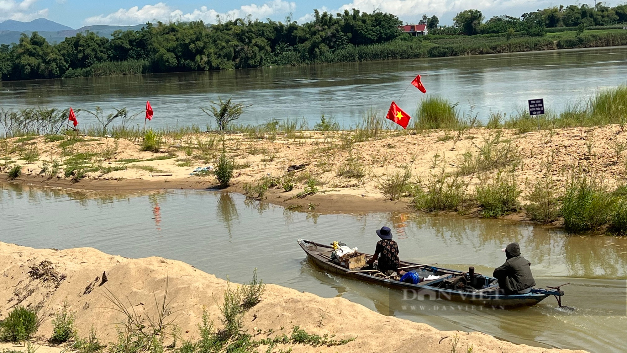 Quảng Nam: Tạm dừng dự án nạo vét trạm bơm Cù Bàn vì lùm xùm &quot;núp bóng&quot; dự án, tận thu cát - Ảnh 5.