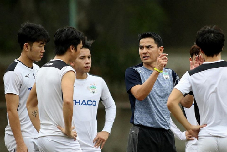 HLV Kiatisak chia tay HAGL, trở về dẫn dắt U23 Thái Lan? - Ảnh 1.