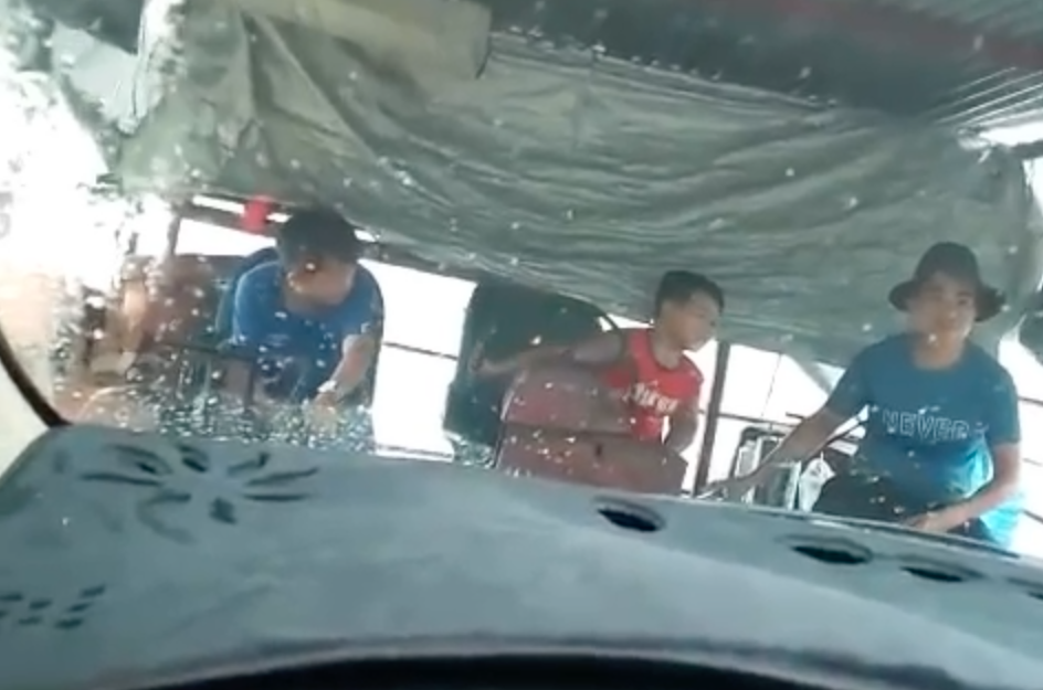 Làm rõ việc chủ đò cho trẻ em lái đò chở người qua sông Đồng Nai - Ảnh 2.