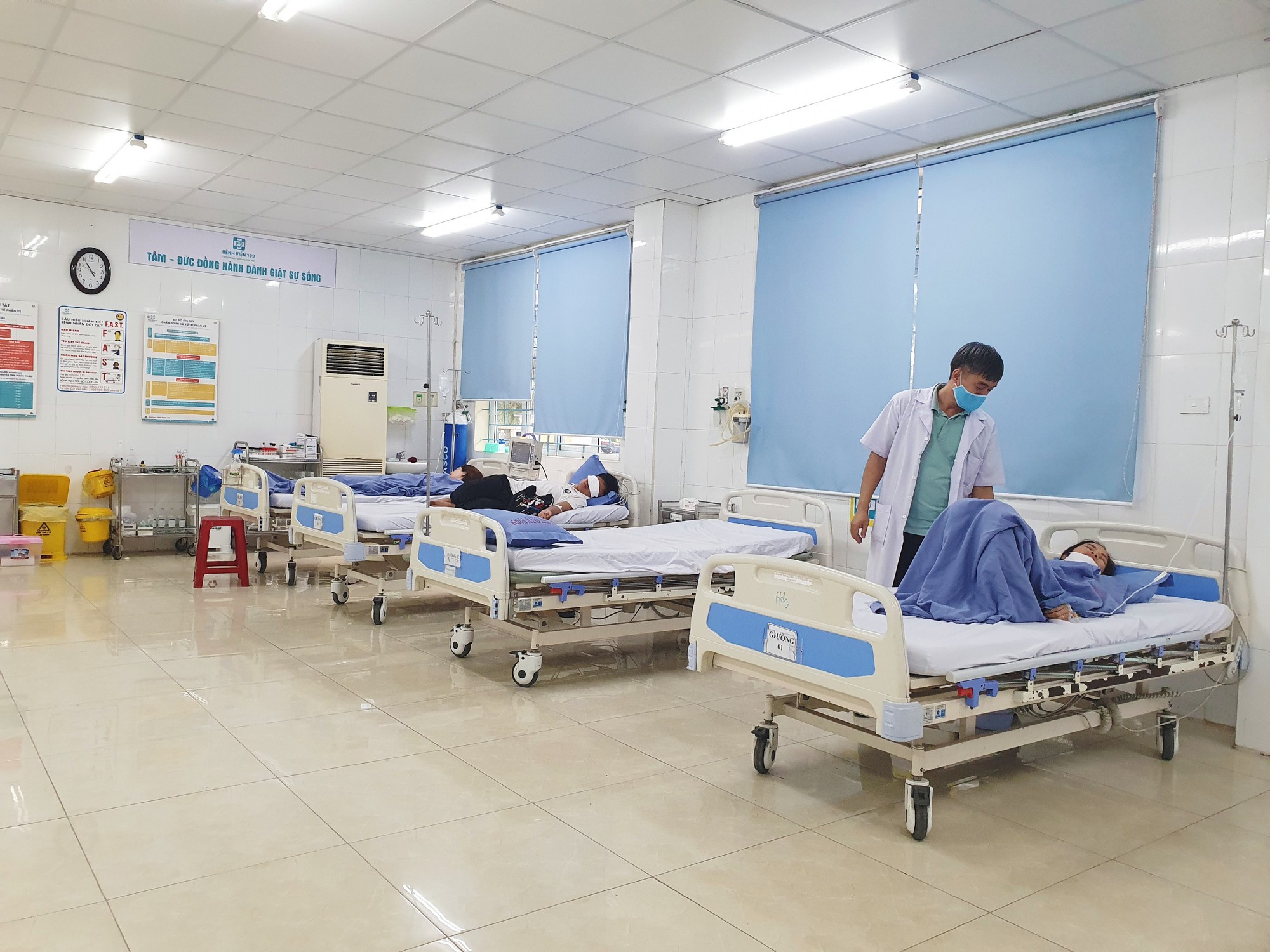 Hé lộ nguyên nhân hàng loạt du khách bị ngộ độc thực phẩm tại Đà Nẵng - Ảnh 1.