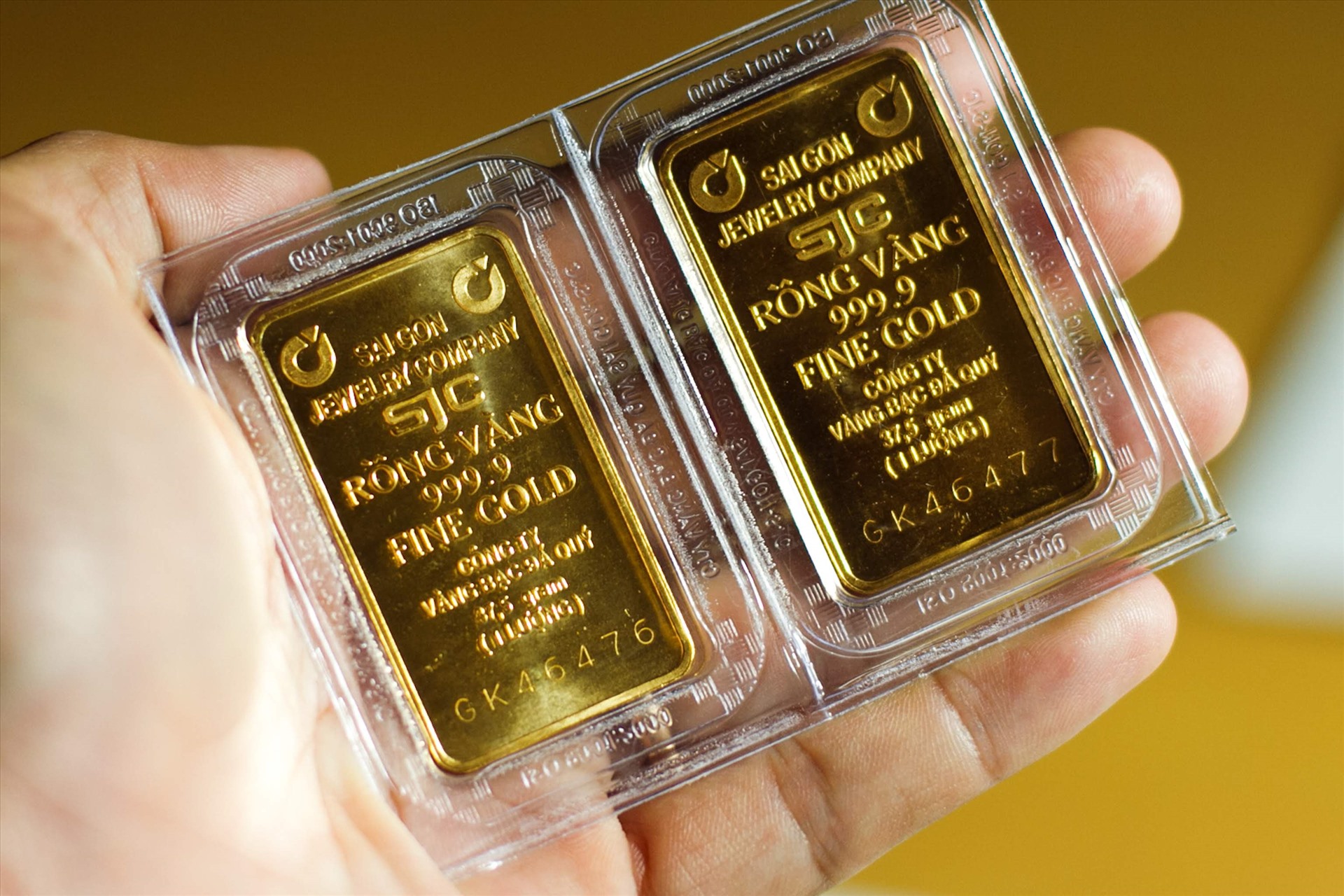 Chóng mặt với biến động kỳ lạ của giá vàng miếng SJC - Ảnh 1.
