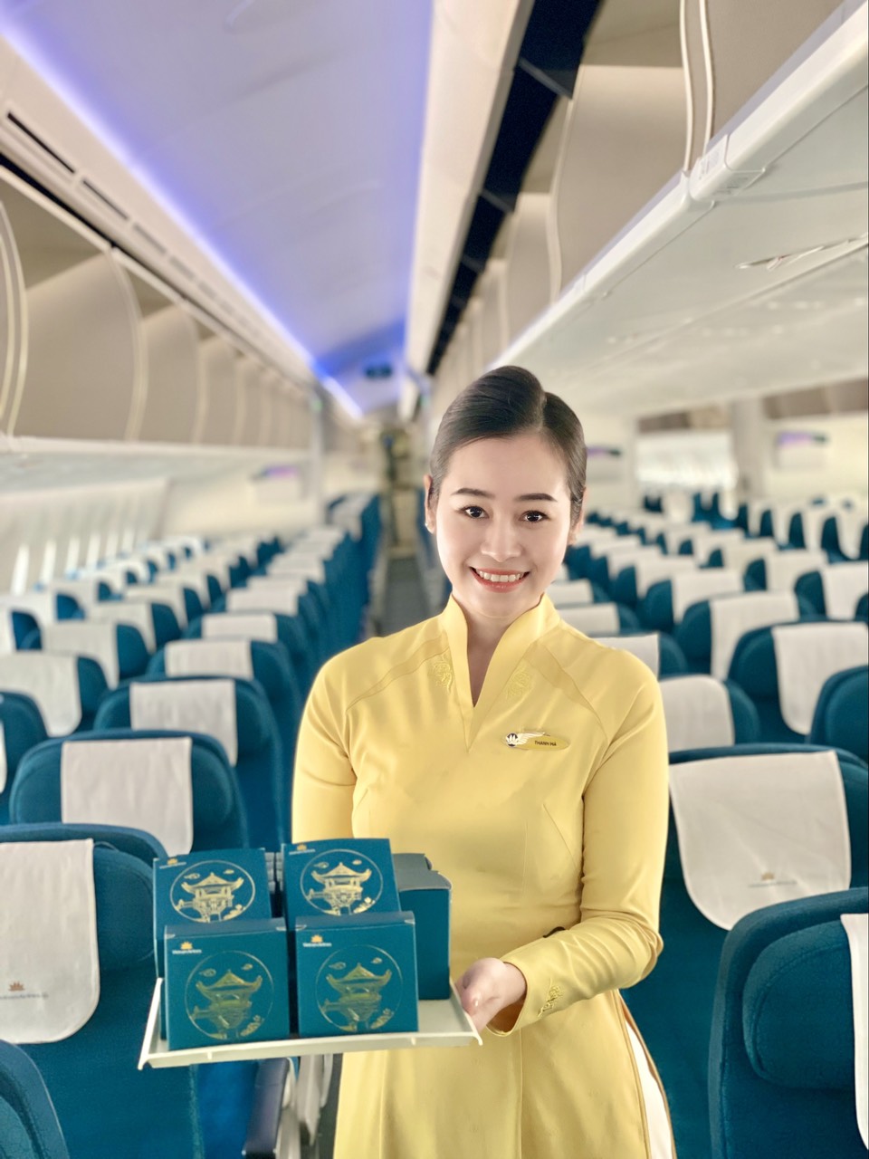 Hành khách bất ngờ nhận quà Trung thu sớm từ Vietnam Airlines - Ảnh 3.
