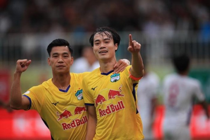Rời HAGL, Công Phượng khoác áo CLB TP.HCM? - Ảnh 2.
