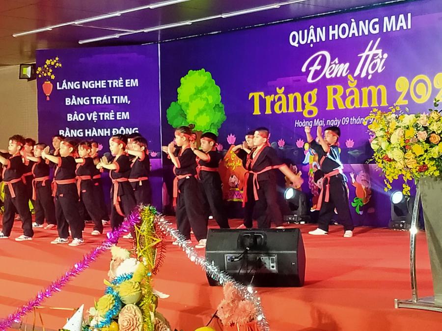 Đêm hội trăng Rằm năm 2022 quận Hoàng Mai - Ảnh 1.