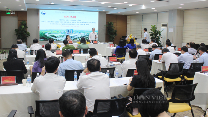 Nhiều doanh nghiệp sản xuất công nghiệp trên địa bàn TP.Thuận An, TP.Dĩ An tham dự Hội nghị tiếp xúc giữa lãnh đạo tỉnh với các doanh nghiệp chịu tác động bởi Đề án chuyển đổi công năng, di dời vào các khu công nghiệp, cụm công nghiệp. Ảnh: Trần Khánh
