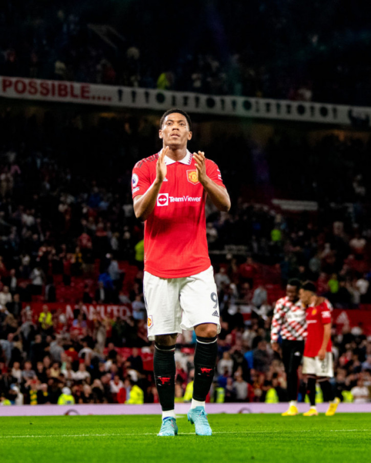 SỐC: Martial chấn thương vì Pogba yểm bùa tại M.U? - Ảnh 2.