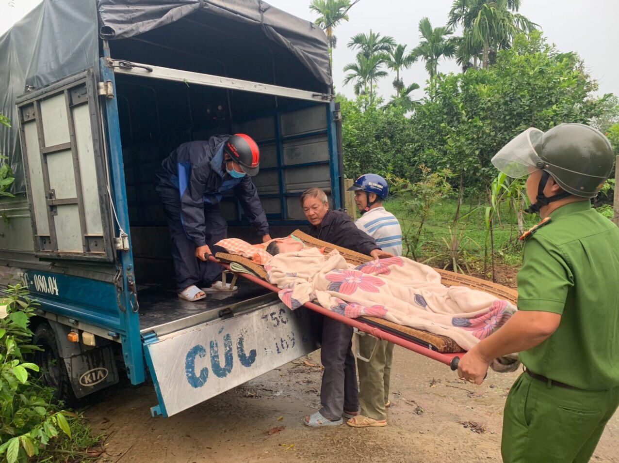 Bộ trưởng Lê Minh Hoan kiểm tra công tác phòng chống siêu bão Noru tại vùng biển TT-Huế  - Ảnh 3.