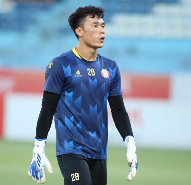 2 màn tái xuất V.League trái ngược của Đặng Văn Lâm và Bùi Tiến Dũng - Ảnh 2.
