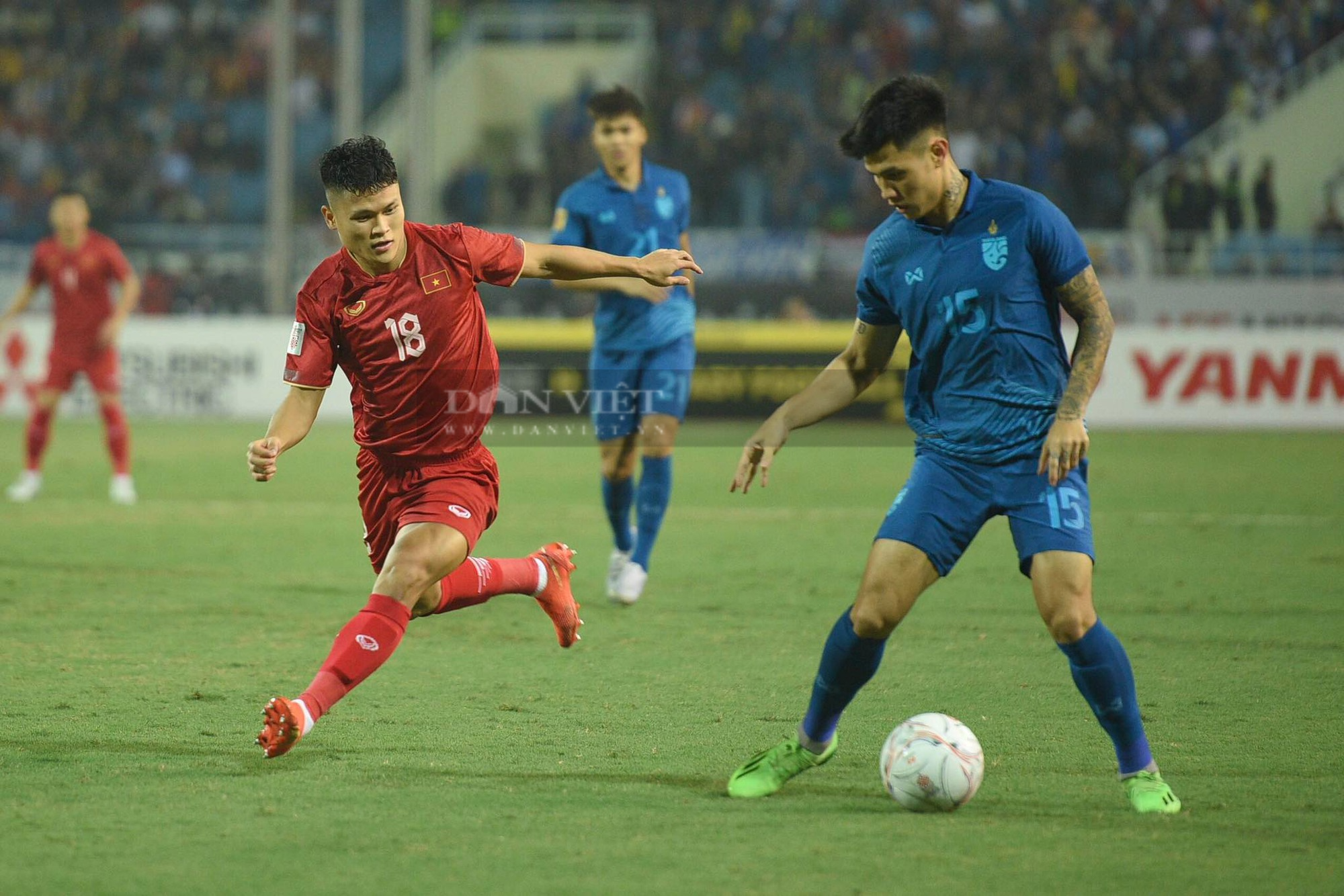 Tiến Linh đánh đầu cận thành, tung lưới ĐT Thái Lan - Ảnh 7.