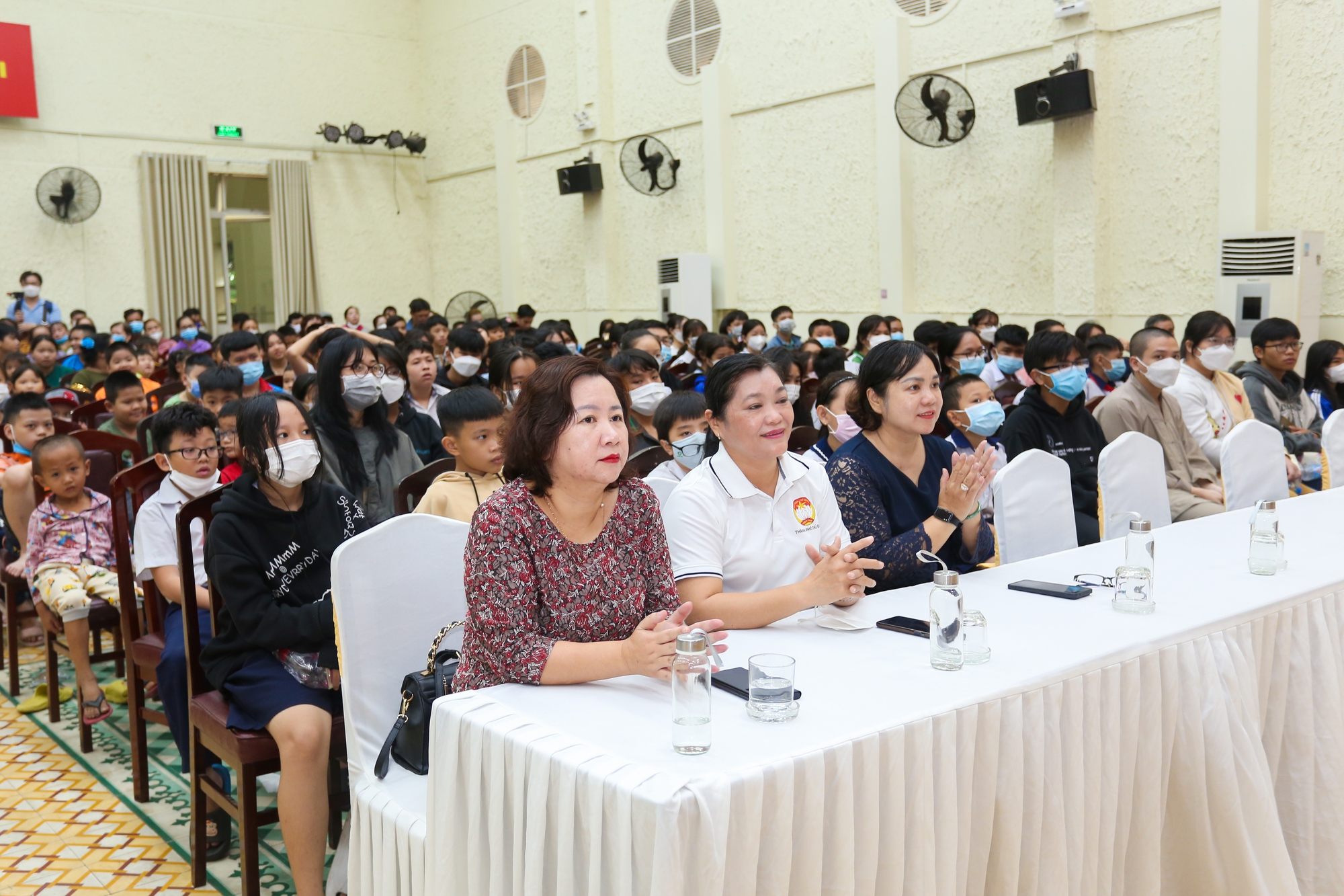 Van Phuc Group tặng quà Tết cho 300 trẻ em nghèo tại TP.Thủ Đức - Ảnh 1.