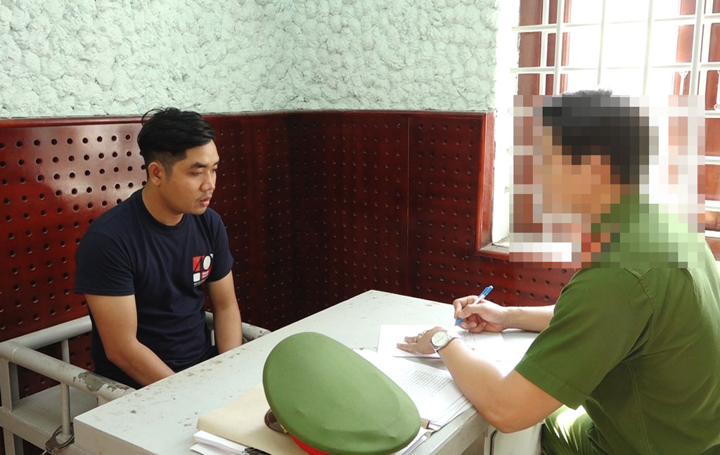 Cảnh sát ra lệnh bắt tạm giam đối tượng tàng trữ trái phép pháo nổ - Ảnh 1.
