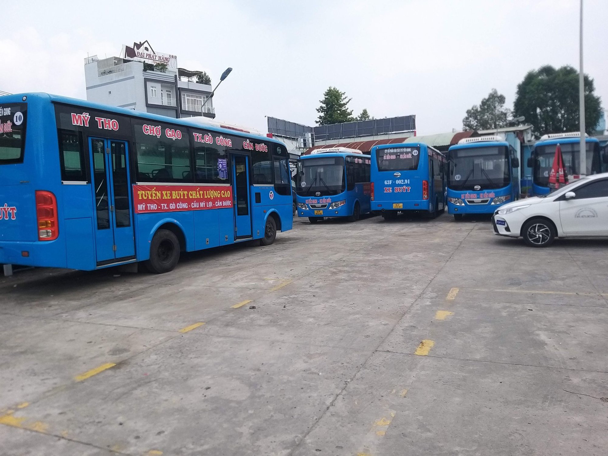Tuyến buýt chất lượng cao TP. Mỹ Tho (Tiền Giang) - huyện Cần Đước (Long An) chỉ chạy tới cầu Mỹ Lợi - Ảnh 1.