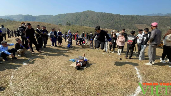 Lên Tà Mung trẩy hội Gầu Tào đồng bào Mông - Ảnh 7.