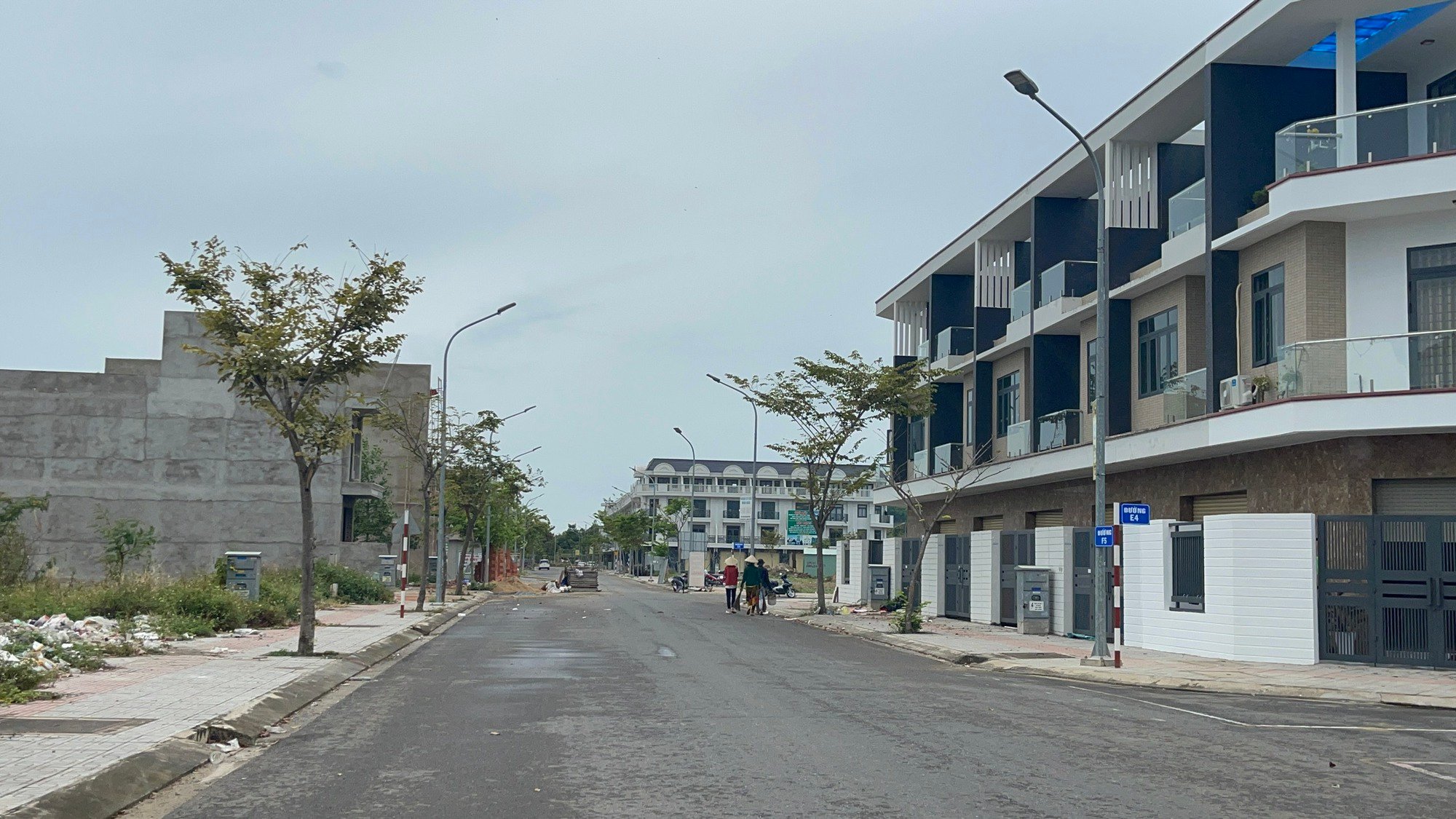 Bí thư Nguyễn Hồng Lĩnh: “Nghiên cứu tăng chiều rộng đất tái định cư để người dân xây nhà đẹp hơn” - Ảnh 3.