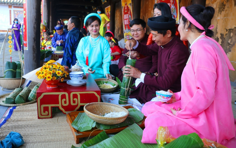 Chương trình Tết Huế gồm nhiều hoạt động cuốn hút người dân và du khách  - Ảnh 1.