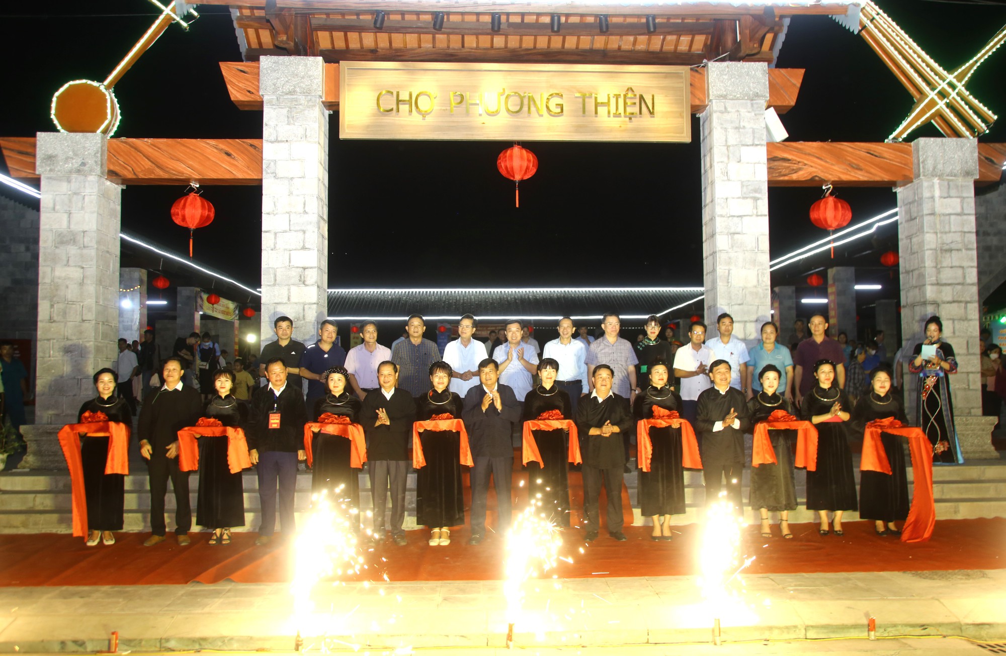 Hà Giang: Tưng bừng khai mạc Ngày hội văn hóa dân tộc Tày  - Ảnh 3.