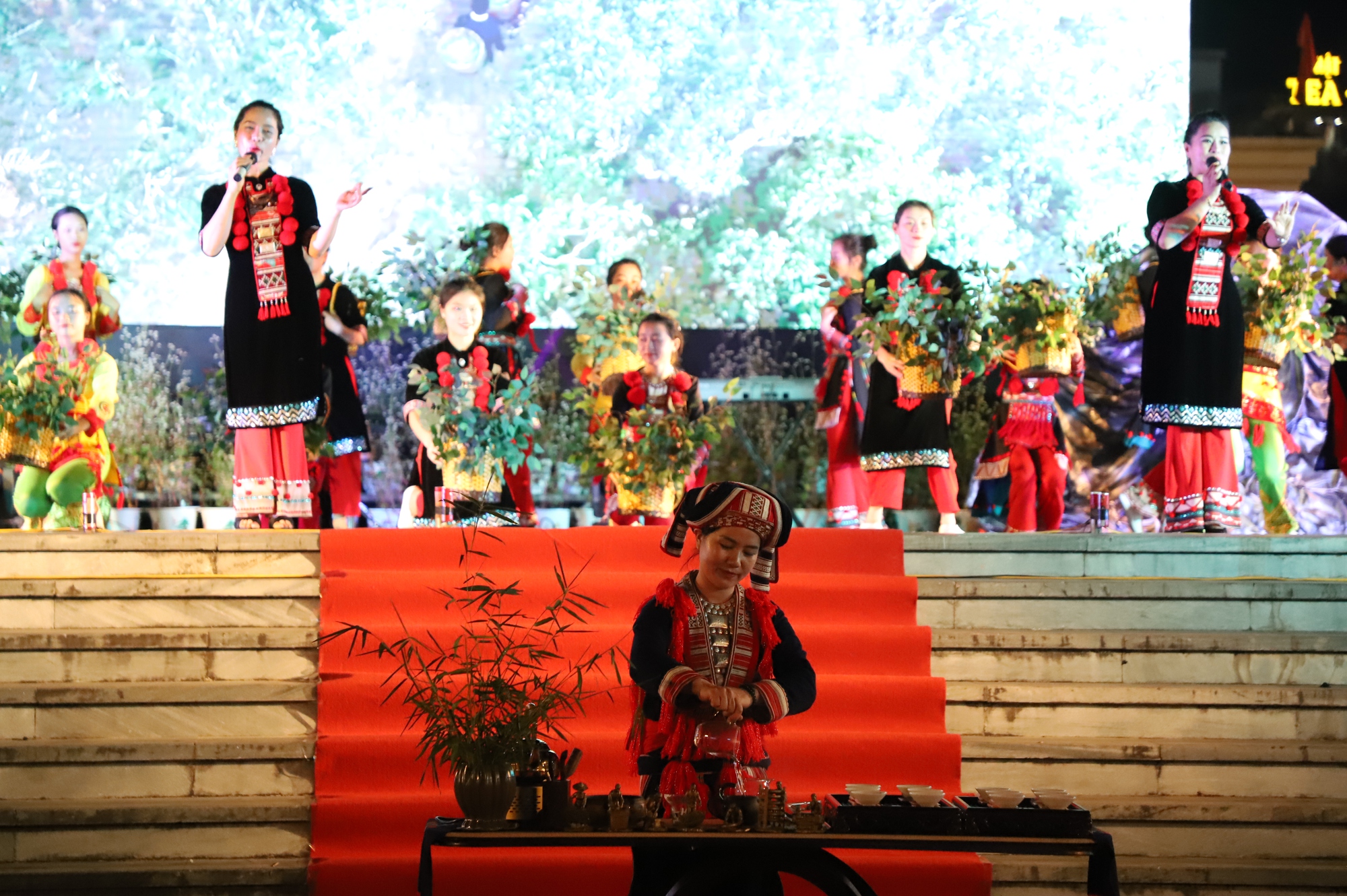 Hà Giang: Khai mạc không gian hàng trưng bày sản phẩm tiêu biểu vùng Đông Bắc - Ảnh 7.