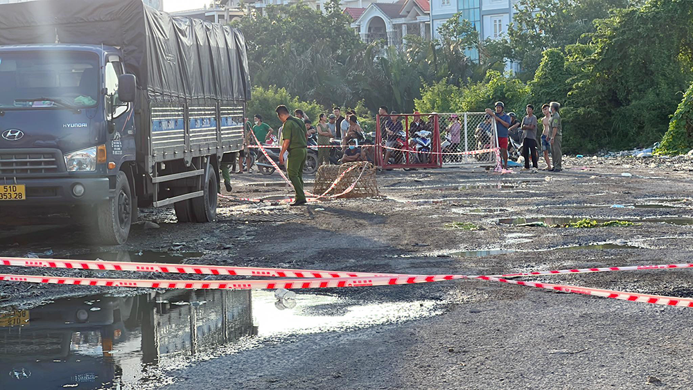 Vụ cô gái bị người phụ nữ đâm hàng chục nhát dao: Mâu thuẫn trong quá trình mua bán rau, củ - Ảnh 2.