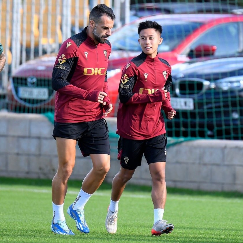 Trở về từ Cadiz FC, Hoàng Vĩnh Nguyên chuyển đến khoác áo HAGL? - Ảnh 2.