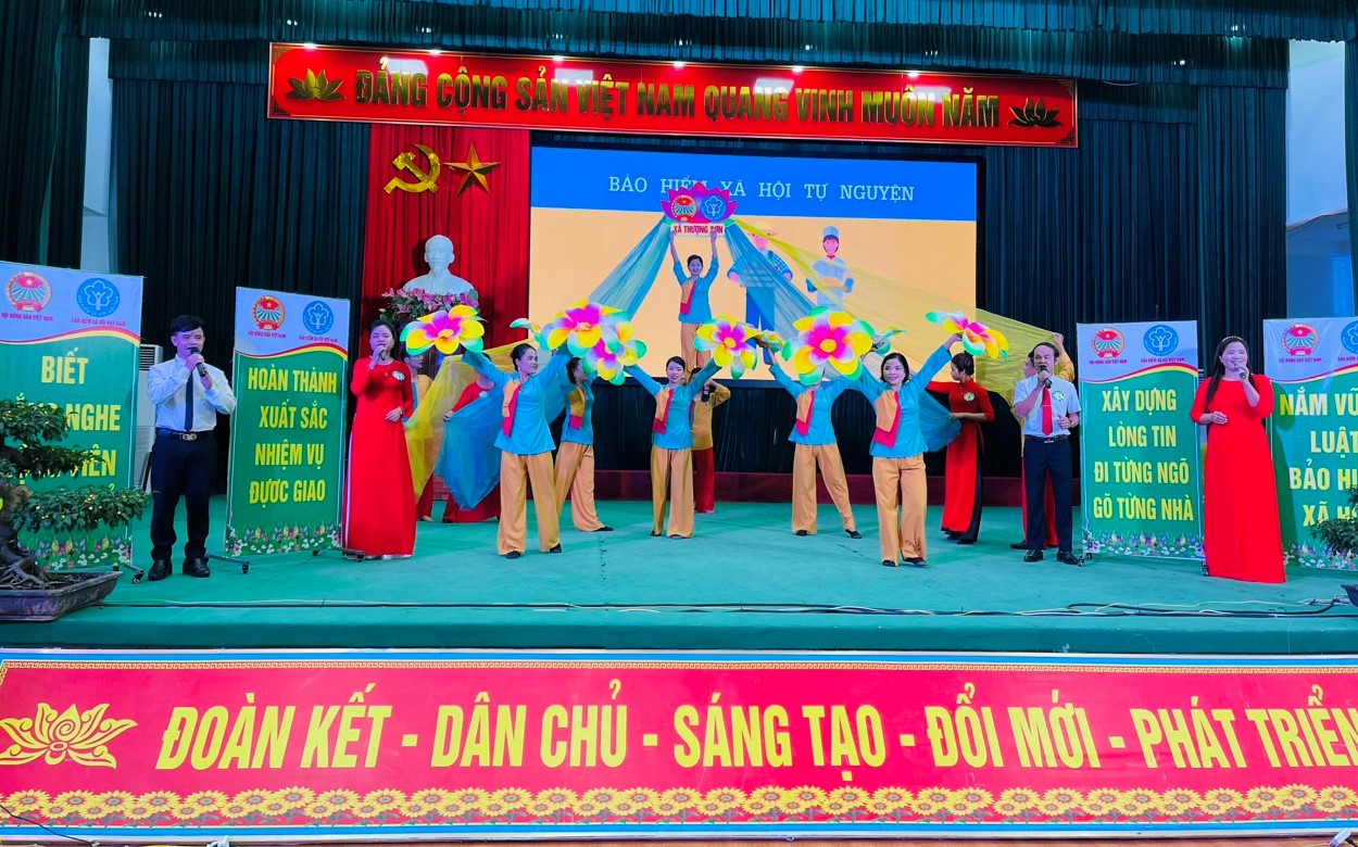 Nông dân Nghệ An hào hứng với hội thi về chính sách bảo hiểm - Ảnh 2.