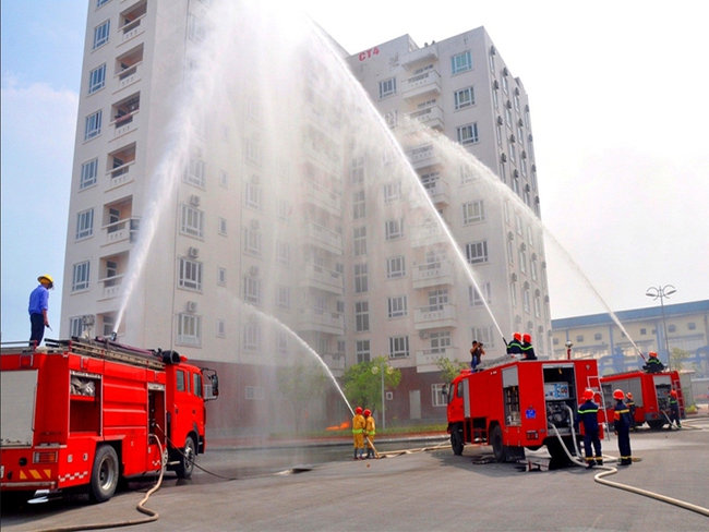 Tiếp tục tổng kiểm tra về công tác PCCC với chung cư, nhà ở riêng lẻ có nhiều tầng - Ảnh 1.