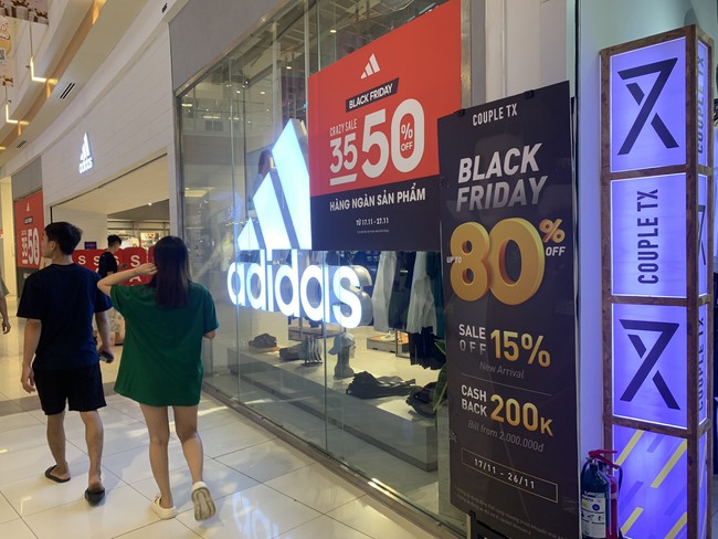 Hậu Black Friday: Nhiều thương hiệu duy trì sale khủng kéo sức mua, chị em vẫn không mặn mà - Ảnh 4.