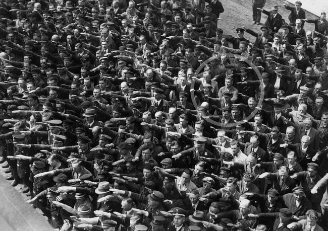 Không chào trùm Hitler kiểu phát xít, người Đức duy nhất nhận kết thảm - Ảnh 3.