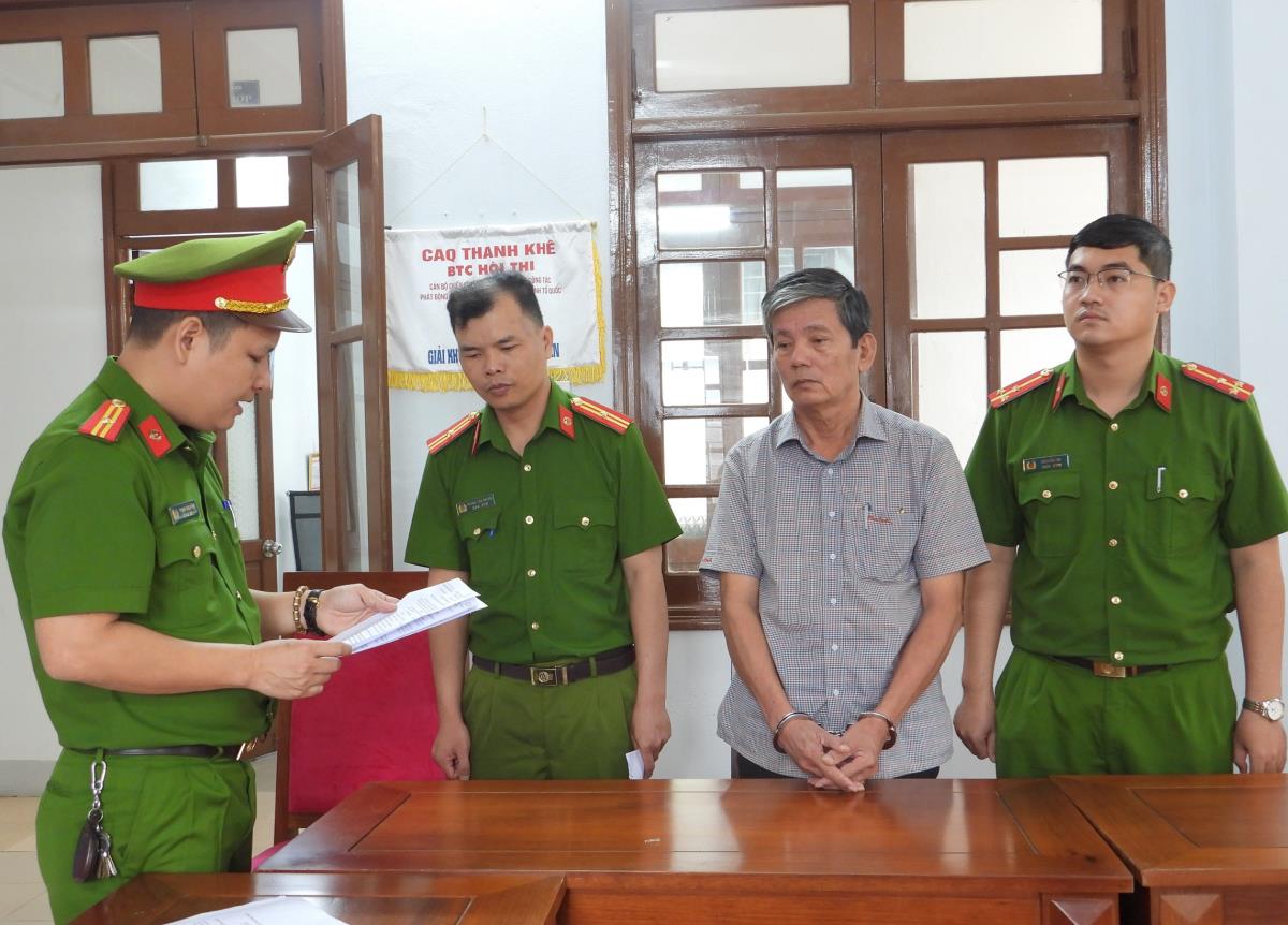 Lừa bán đất giá rẻ, gã đàn ông chiếm đoạt 20 tỷ đồng - Ảnh 1.