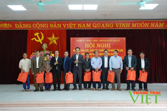 Nậm Pồ: Gặp mặt, đối thoại chức sắc, chức việc, trưởng điểm nhóm tôn giáo   - Ảnh 2.