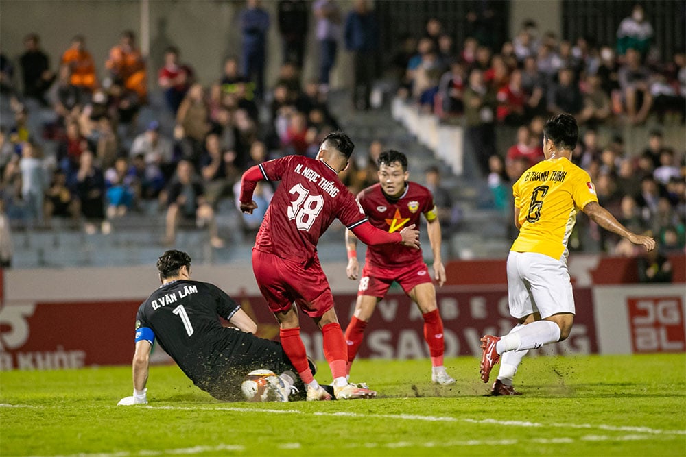 Lộ diện HLV tiếp theo mất việc tại V.League 2023/2024 - Ảnh 2.