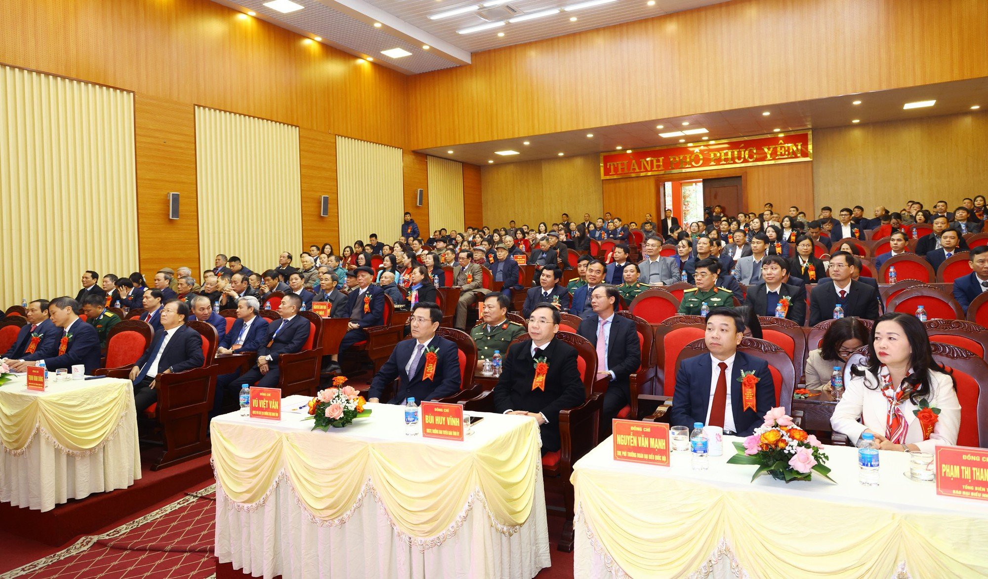 Kỷ niệm 20 năm tái lập thị xã Phúc Yên: “Vững bước trên con đường hội nhập và phát triển"- Ảnh 6.