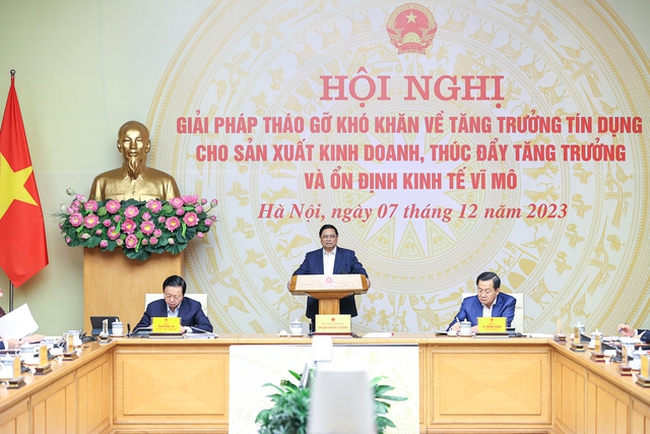 Thủ tướng nói gì với 38 chủ tịch, tổng giám đốc tại hội nghị &quot;Diên Hồng&quot; của ngành ngân hàng? - Ảnh 1.