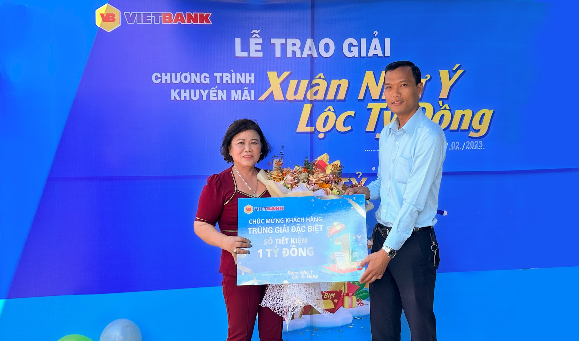 Vietbank trao thưởng tiền tỷ cho khách hàng gửi tiết kiệm chương trình khuyến mãi &quot;Xuân như ý, Lộc tỷ đồng&quot; - Ảnh 1.