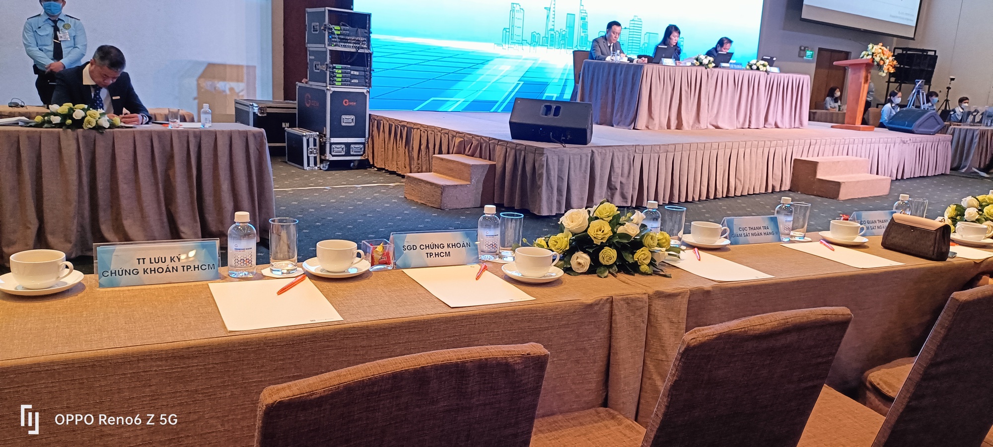 Tỷ lệ cổ đông tham dự đạt 82,27%, Đại hội cổ đông bất thường Eximbank đủ điều kiện tiến hành - Ảnh 3.